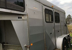 2h Slant Load With Dressing Area 2002 Other Horse Trailer in Preston, Mississippi