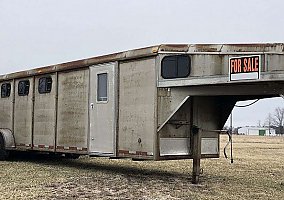 1995 Lazy a - 5 Horse Trailer 1995 Other Horse Trailer in Pana, Illinois