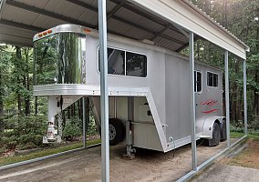 2006 Featherlite Horse Trailer in Arab, Alabama