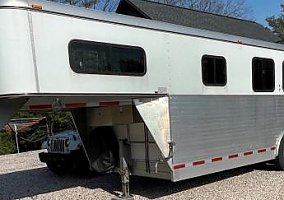 2008 2 Horse Slant LQ 8' Wide 2008 Other Horse Trailer in Orrtanna, Pennsylvania