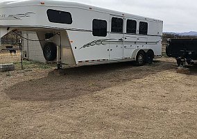 Trails West 3-Horse Slant Gooseneck Trailers 2003 Trails West Horse Trailer in Benson, Arizona