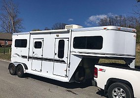 Sold -2000, Model 777, 2-Horse Straight Load Trailer for Sale 2000 Sundowner Horse Trailer in Lenoir City, Tennessee