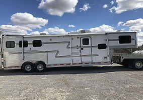 2009 Adams Living Quarters 3h Trailer With Slide Out 2009 Adam Horse Trailer in West Sunbury, Pennsylvania