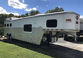 2007 Hart Prestige 3h Slant With LQ 2007 Hart Horse Trailer in Marietta, Ohio