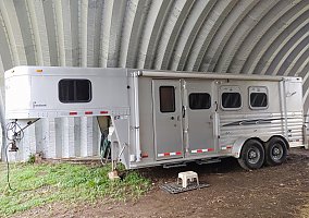 2004 Cherokee 3H Trailer 2004 Cherokee Horse Trailer in Frankewing, Tennessee