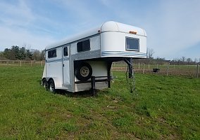 2 Horse Gooseneck 1988 Other Horse Trailer in Mendon, New York