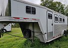 2000 Featherlite 3 Horse Trailer 2000 Featherlite Horse Trailer in Renton, Washington