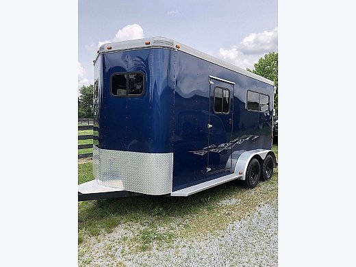 Sundowner 2 h Straight Load Trailer