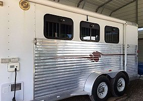 2004 Exiss Sport 3 Horse LQ 2004 Exiss Horse Trailer in Mexia, Texas