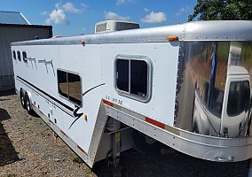 3H, GN LQ Trailer 2002 Exiss Horse Trailer in York, South Carolina