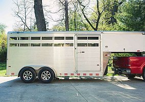 2015 Sundowner Horse Trailer in Arden, North Carolina