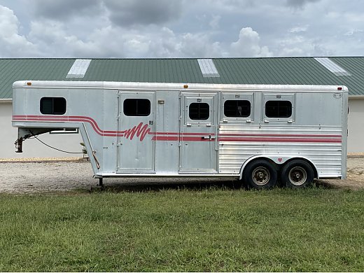 Hart 3 Horse Trailer