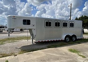 1998 Sooner 4H GN 1998 Sooner Horse Trailer in Stephenville, Texas