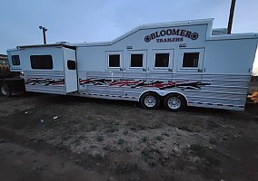 2010 Bloomer Revolution 2010 Other Horse Trailer in San Angelo, Texas