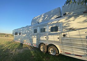 2013 Platinum Horse Trailer in Post, Texas