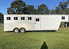 2005 Featherlight 2005 Featherlite Horse Trailer in Phenix City, Alabama