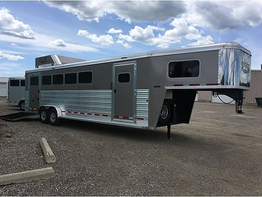 2019 Logan Coach Razor