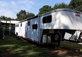 1996 Sooner 8015 1996 Sooner Horse Trailer in Owentown, Texas