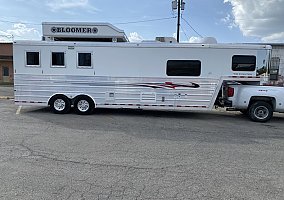 2008 Bloomer 3 Horse 2008 Other Horse Trailer in Evant, Texas