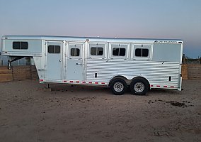 2003 Elite Mustang 2003 Elite Horse Trailer in Vicksburg, Arizona