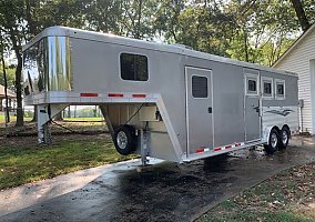 2019 Featherlite Horse Trailer in Bates, Arkansas