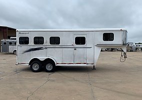 2001 Bison Alumasport 2001 Other Horse Trailer in Crockett, Texas