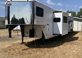 2007 Sundowner 2007 Sundowner Horse Trailer in Red Bluff, California