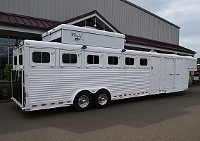 2007 Elite 6-Horse Slant Load 2007 Elite Horse Trailer in Northford, Connecticut