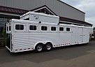 2007 Elite 6-Horse Slant Load 2007 Elite Horse Trailer in Northford, Connecticut