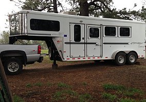 2007 Sundowner Horse Trailer in Pagosa Springs, Colorado