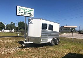 2022 Merhow Horse Trailer in Ocala, Florida