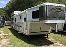 2005 Bloomer 20lq 2005 Other Horse Trailer in Lithia, Florida