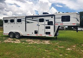2019 Lakota Horse Trailer in Ocala, Florida