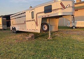 2006 Cherokee Horse Trailer in Thornton, West Virginia