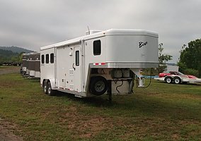 2012 Bison Horse Trailer in Mineral Wells, West Virginia