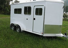 2015 Featherlite 9407 2H 2015 Featherlite Horse Trailer in Fairmont, West Virginia
