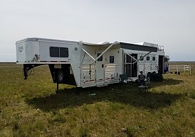 2015 Logan Horse Trailer in Republic, Washington