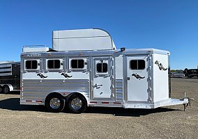 2016 Platinum Horse Trailer in Ellensburg, Washington