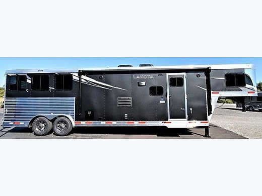 2022 Lakota 8313 Charger