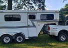 1998 Bee 2 Horse 1998 Other Horse Trailer in Dry Ridge, Kentucky