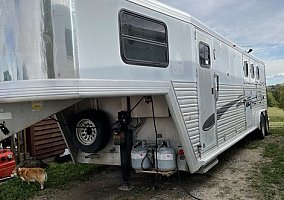 2003 CM Horse Trailer in Powersville, Missouri