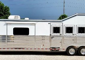 2022 Bloomer Horse Trailer in Pevely, Missouri