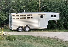 1998 4-Star Horse Trailer in Racine, Wisconsin