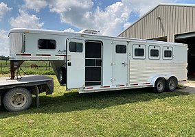 2004 Exiss XT400 2004 Exiss Horse Trailer in Peculiar, Missouri