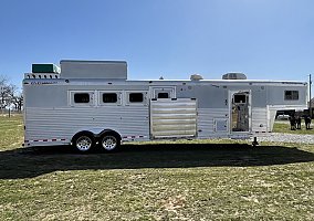 2007 Other Horse Trailer in Ozark, Missouri