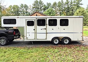 2015 Other Horse Trailer in Plainfield, New Hampshire