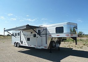 2022 SMC Horse Trailer in Edgewood, New Mexico