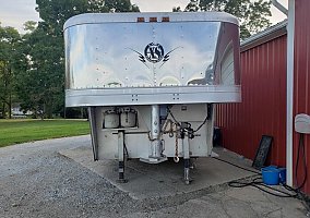 2000 Exiss SS310LQ 2000 Exiss Horse Trailer in Springfield, Ohio