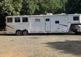 2011 Lakota Horse Trailer in Charlotte, North Carolina