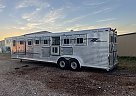 2000 Elite 4 Star 2000 Elite Horse Trailer in Mustang, Oklahoma